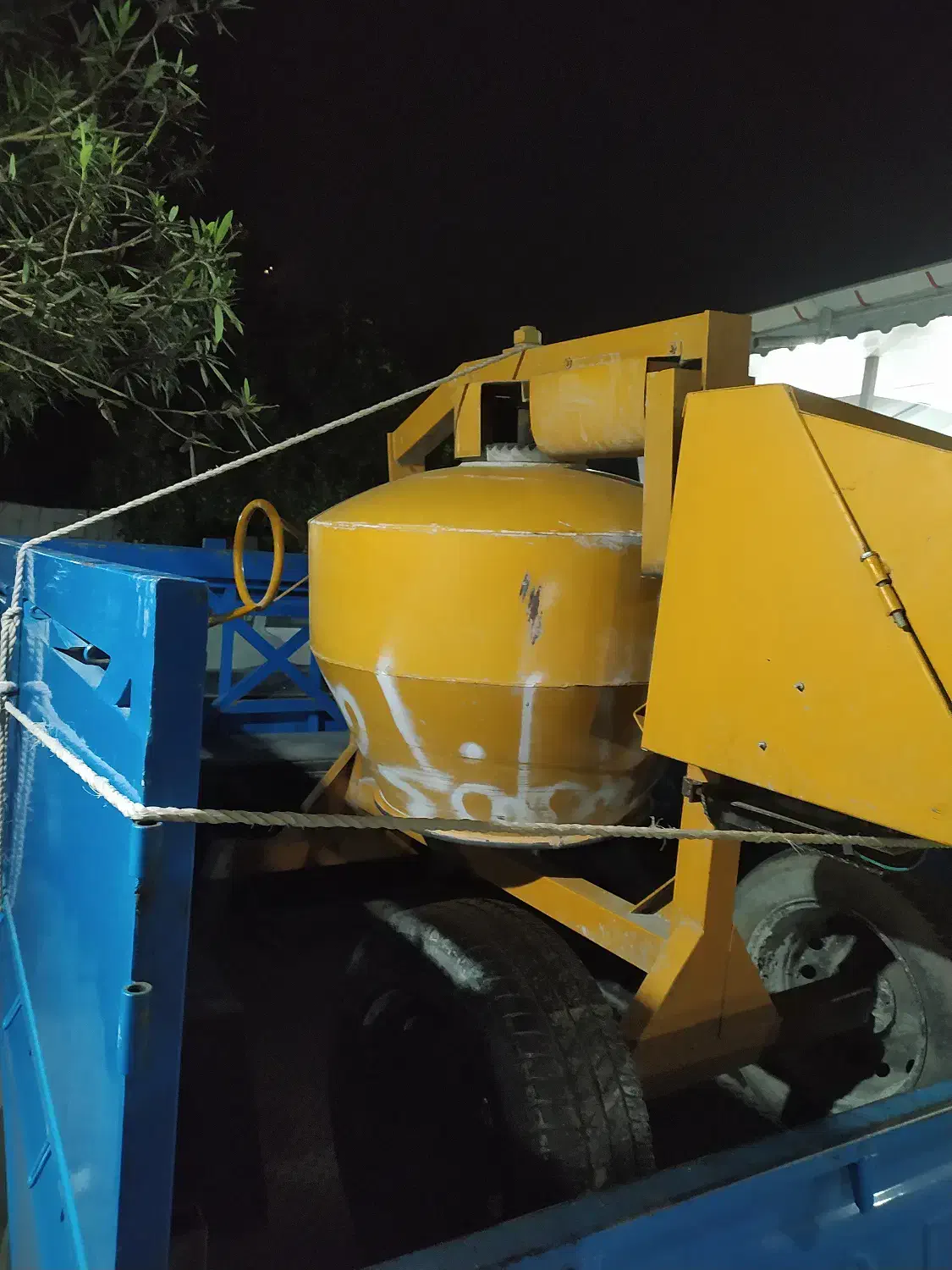 اجاره روزانه بتونیر خلاطه|مصالح و تجهیزات ساختمان|فومن, |دیوار