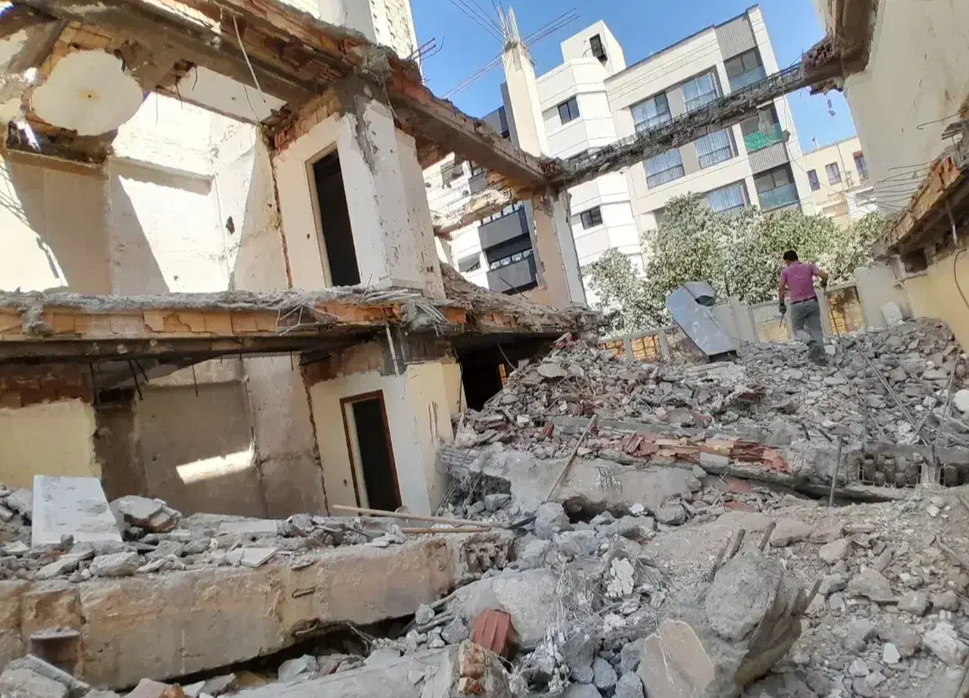 تخریب و کنده کاری تا ساخت و ساز ساختمان|خدمات پیشه و مهارت|مهریز, |دیوار