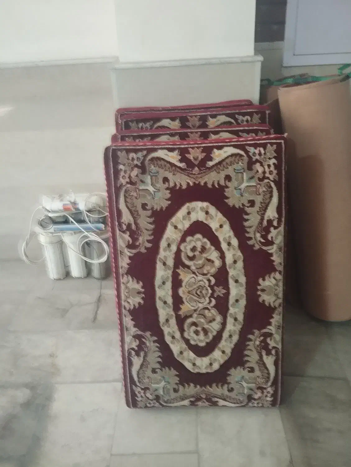 پشتی|پشتی|قم, زاویه|دیوار