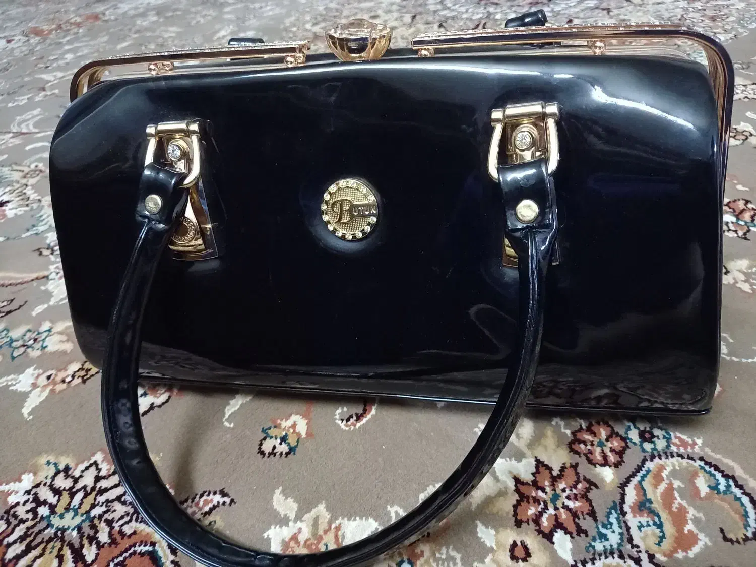 کیف مجلسی|کیف، کفش، کمربند|اراک, |دیوار