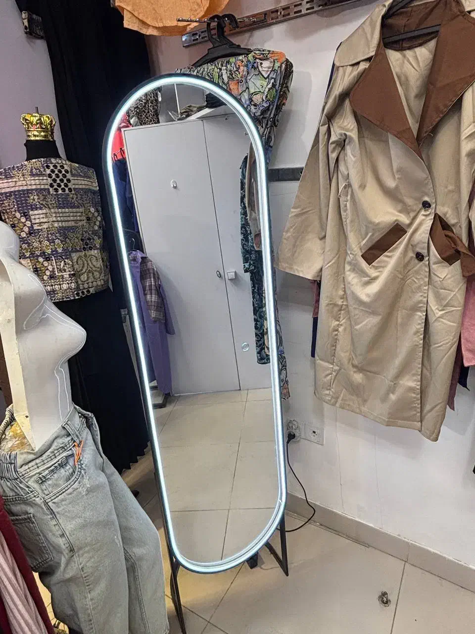 آیینه|آینه|سنندج, |دیوار