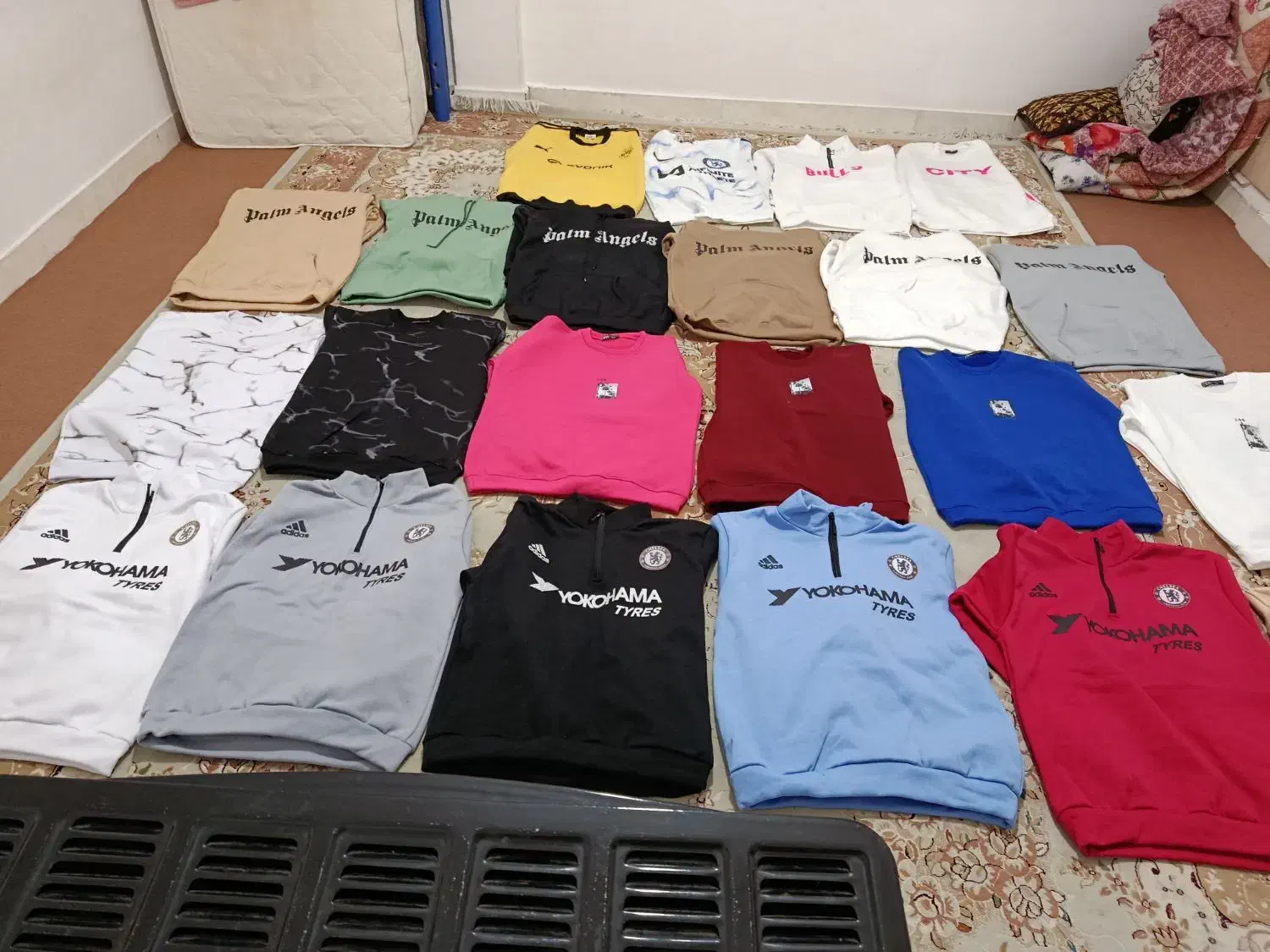 دورس و هودی و نیم زیپ|لباس|اشتهارد, |دیوار