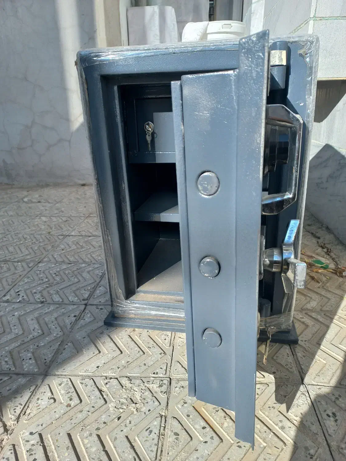 گاو صندوق|ابزارآلات|قروه, |دیوار