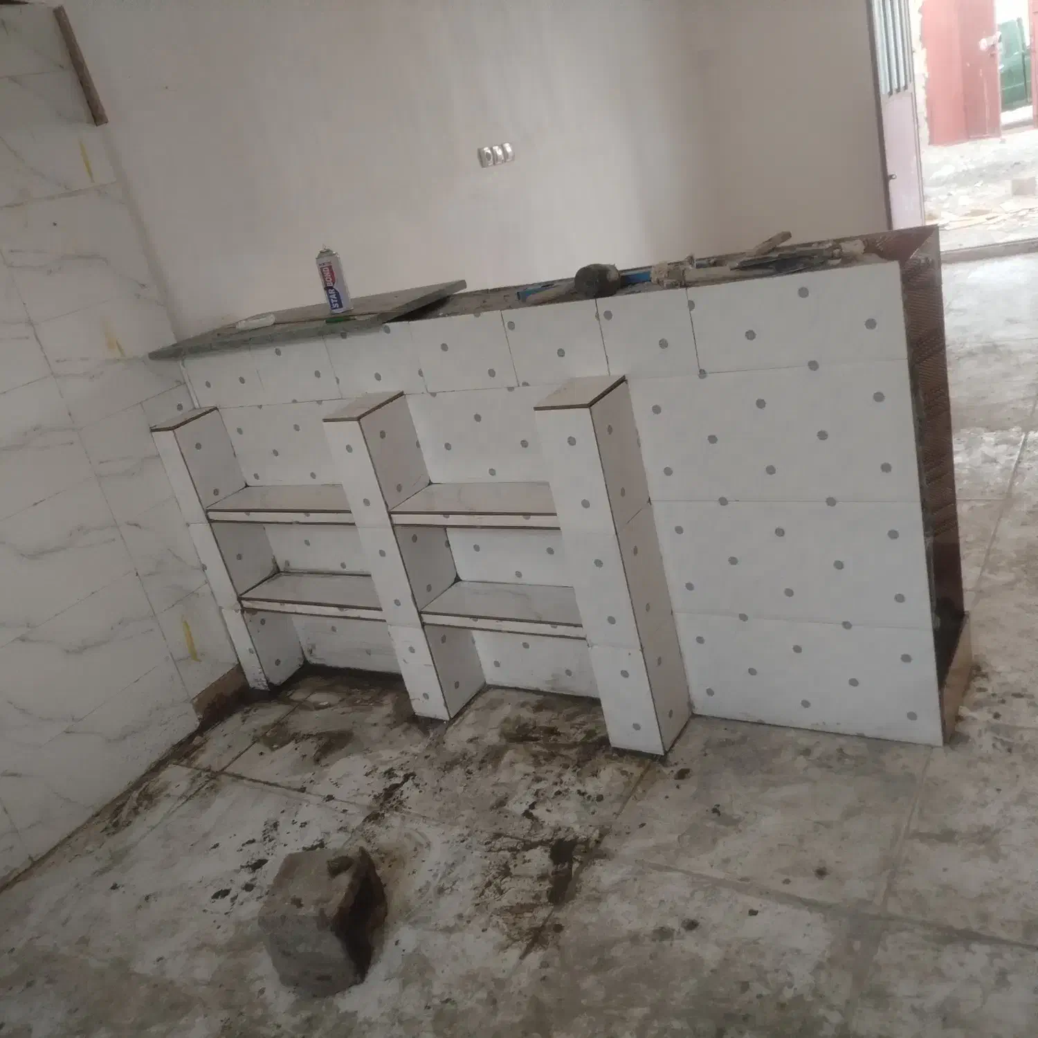 کاشی و سرامیک کاری پذیرفته میشود|خدمات پیشه و مهارت|میرجاوه, |دیوار