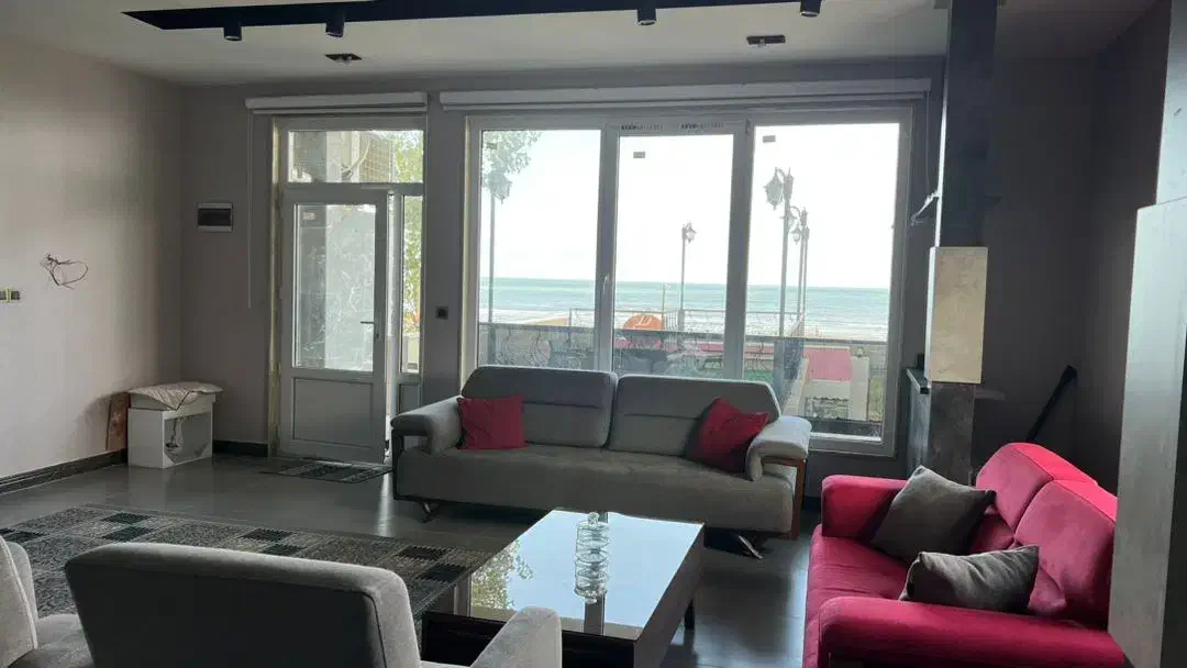 ویلا دوبلکس ساحلی انزلی  تراس بزرگ|اجارهٔ کوتاه‌مدت ویلا و باغ|رشت, هلال احمر|دیوار