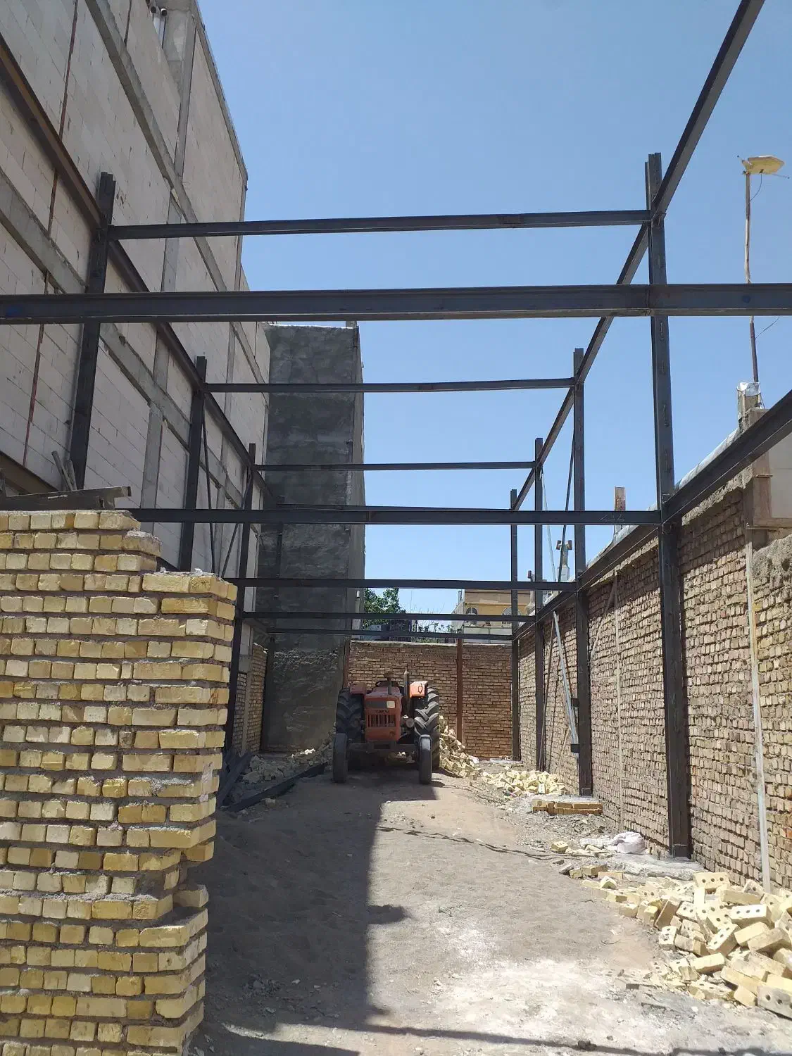 جوشکاری اسکلت،اجرای سقف تیرچه بتنی و شیروانی|خدمات پیشه و مهارت|نیشابور, شهید بهشتی|دیوار