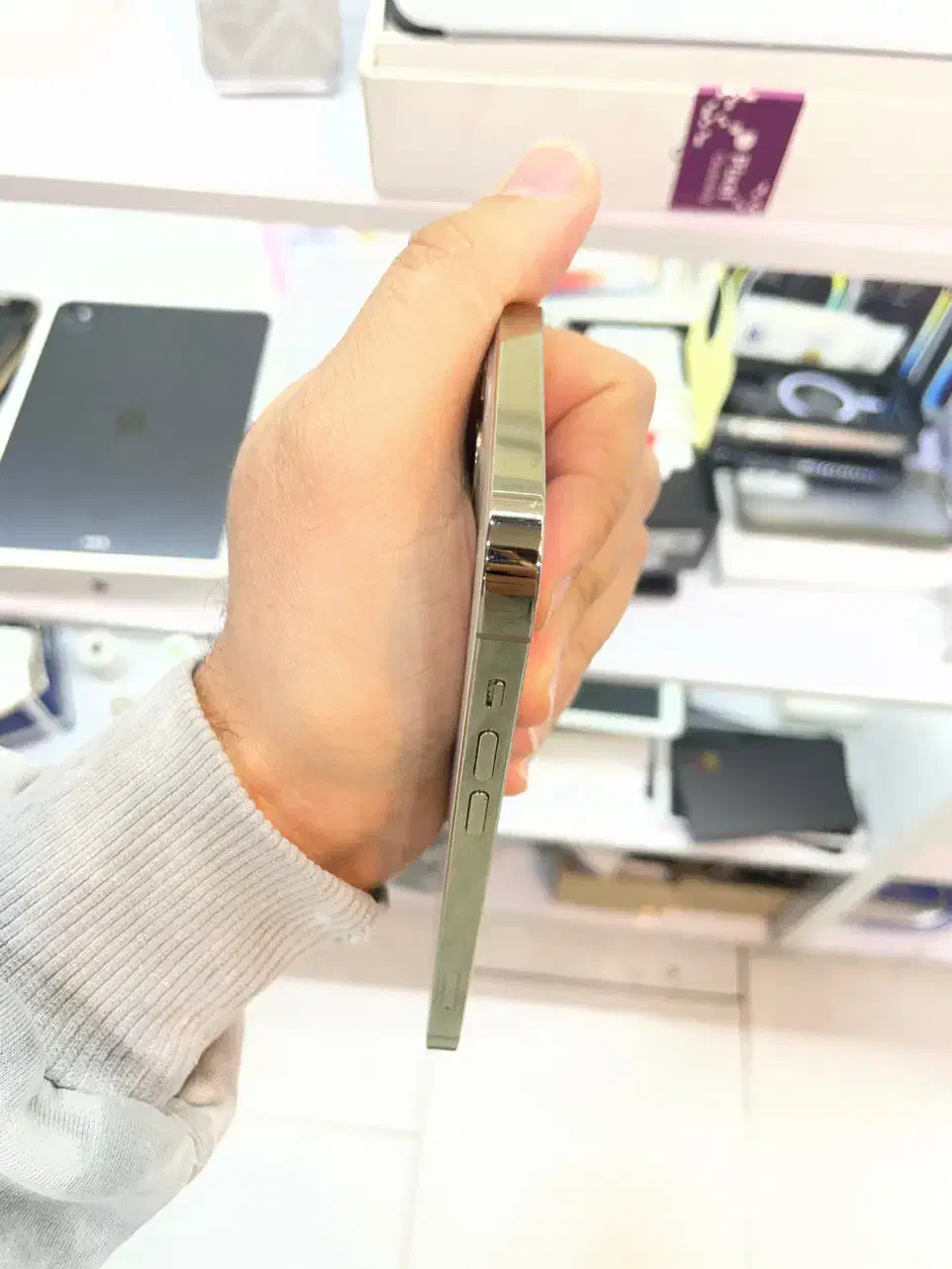 iPhone 12 Pro LLA تمیز و بدون خط‌و‌خش|موبایل|کرج, گوهردشت|دیوار