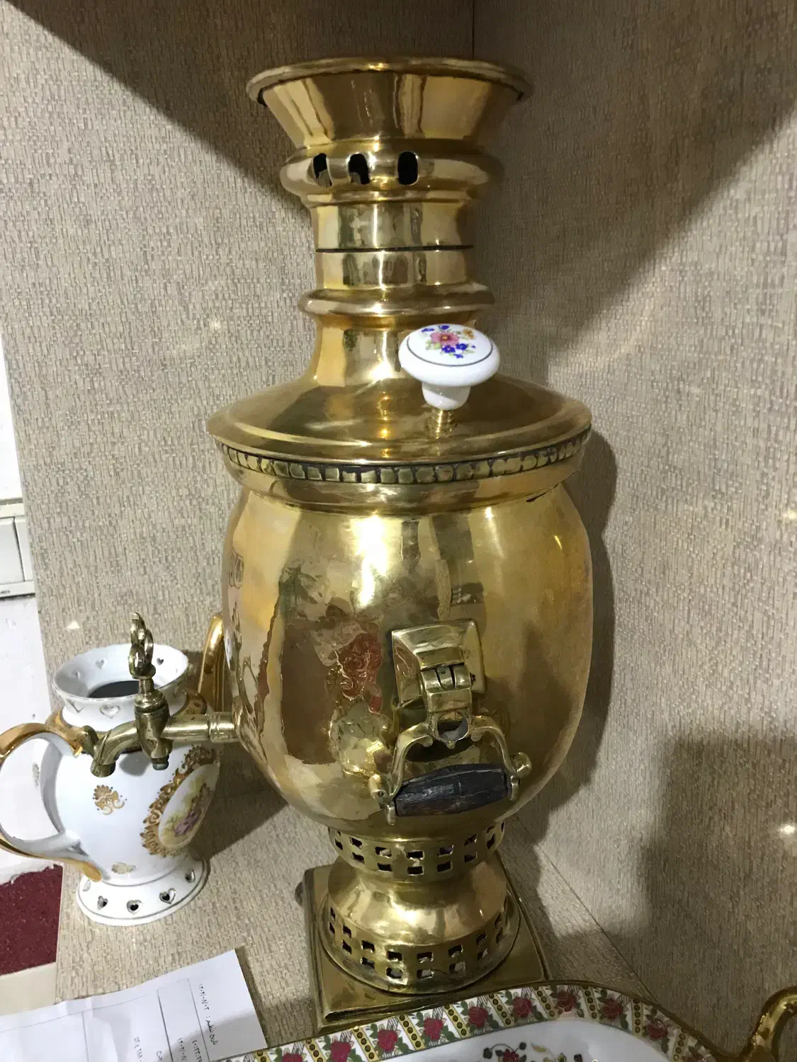 سماور برنج قدیمی سنگین|کلکسیون اشیاء عتیقه|عجب شیر, |دیوار