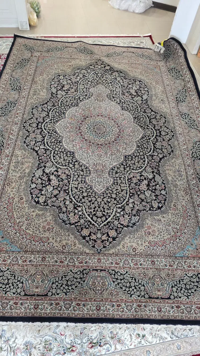 قالی فرش مشهد دو عدد ۹ متری و یک ۶ متری|فرش|تهران, صادقیه|دیوار