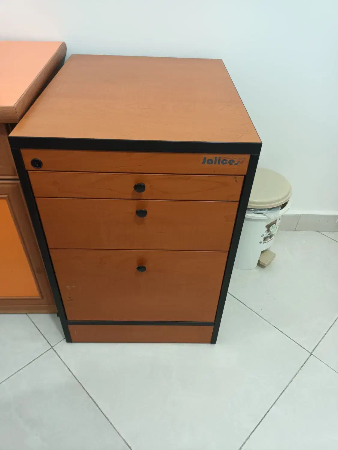 میز|میز تحریر و کامپیوتر|تهران, مهران (سیدخندان)|دیوار