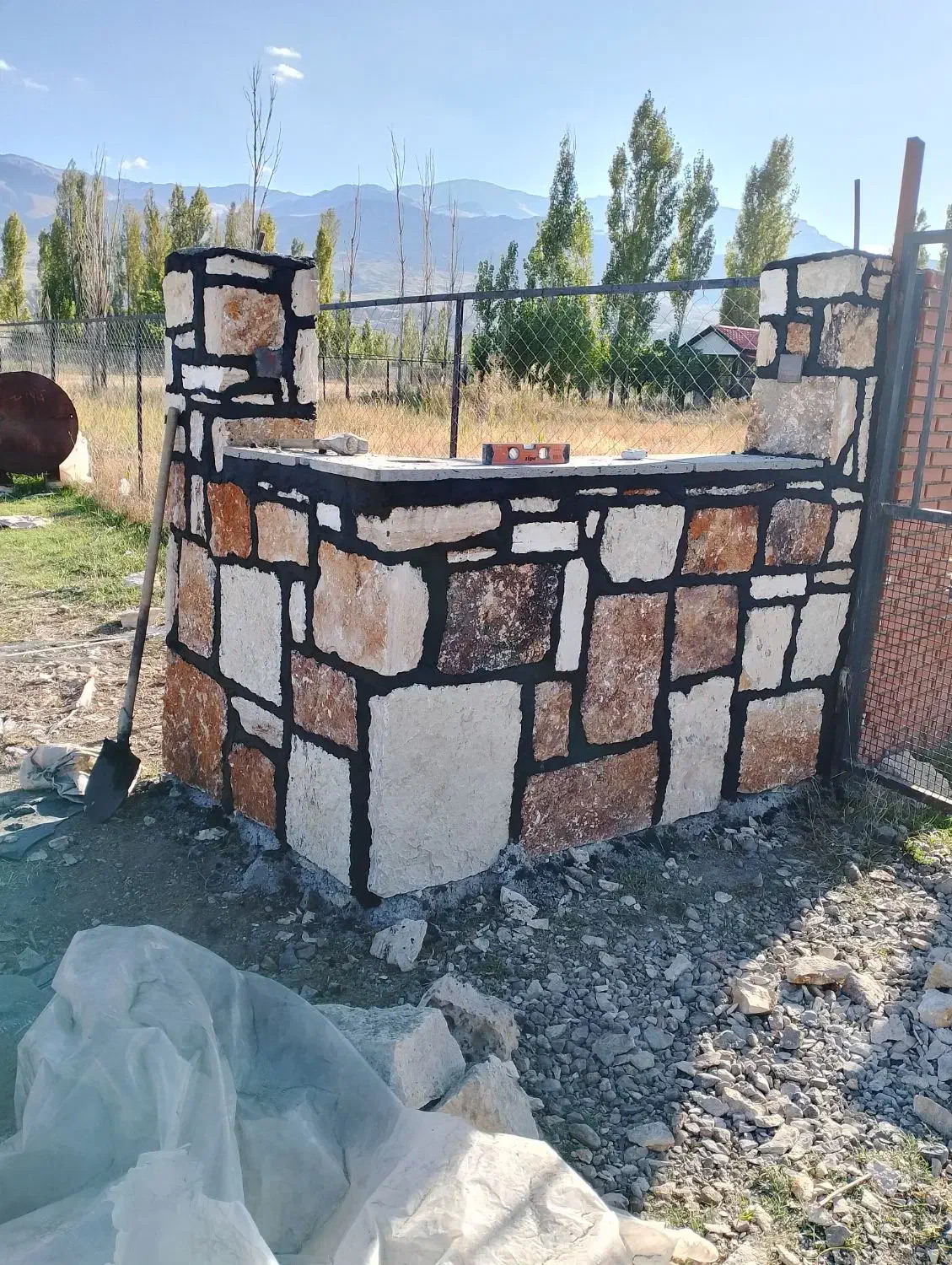 دیوار چینی و سنگ فرش|خدمات پیشه و مهارت|شوط, |دیوار