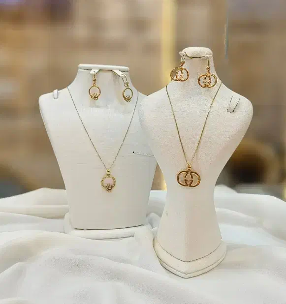 نیمست امگا|جواهرات|قم, امامزاده ابراهیم|دیوار