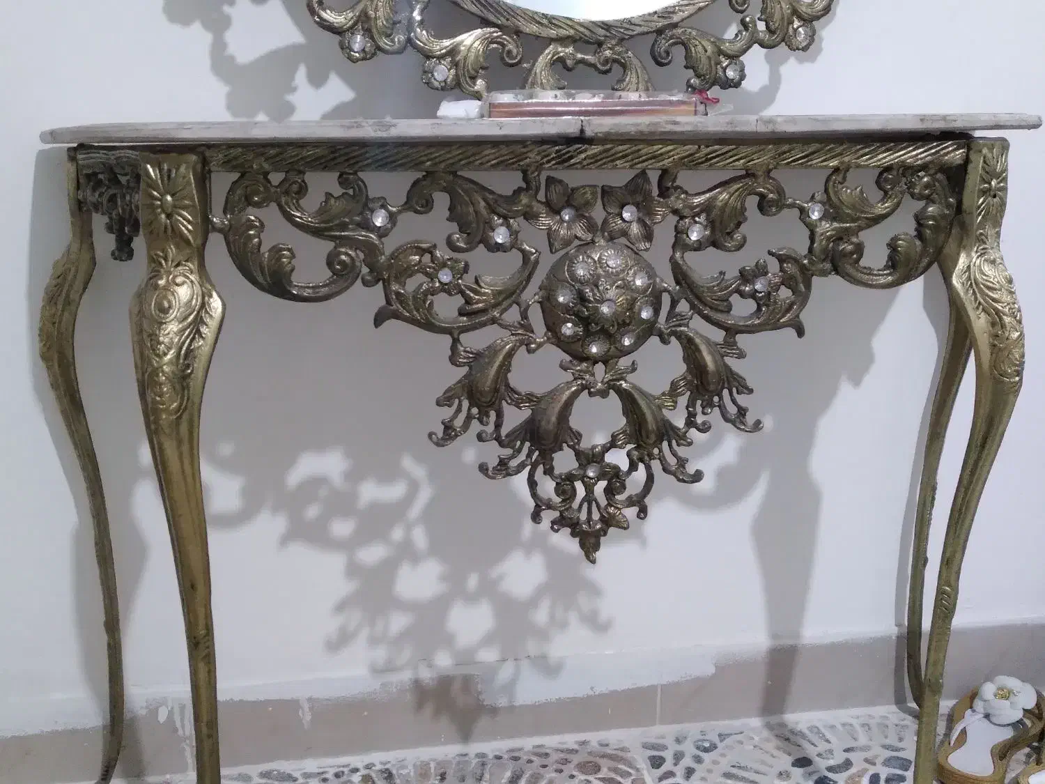 آینه و کنسول|بوفه، ویترین، کنسول|فردیس, منظریه|دیوار