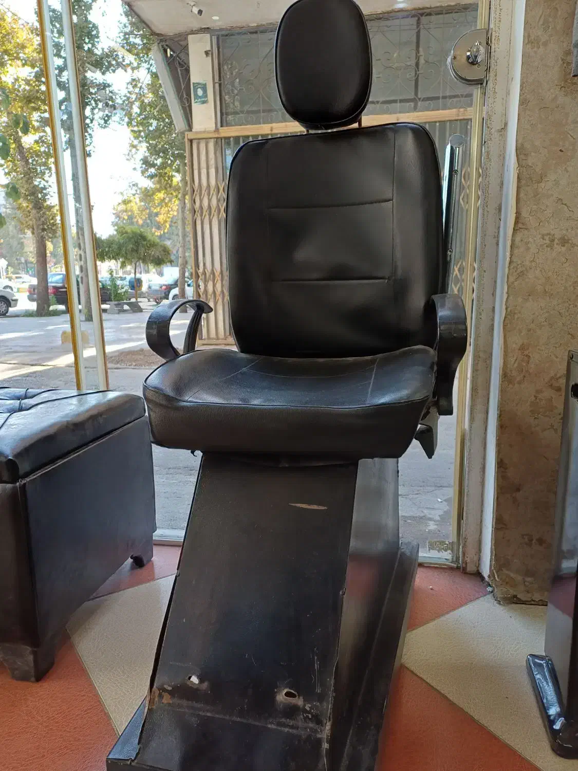 صندلی اصلاح|آرایشگاه و سالنهای زیبایی|بروجرد, |دیوار