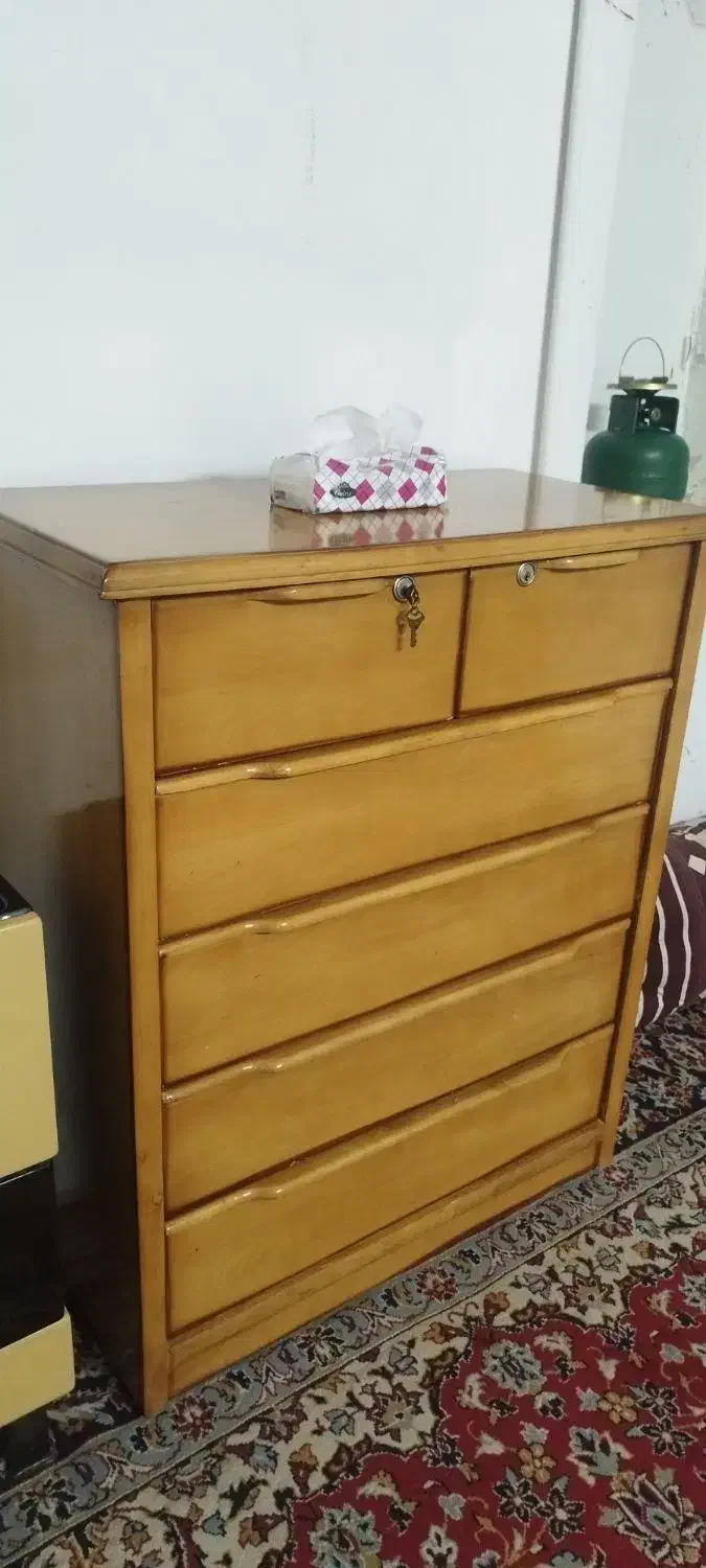 کمد قدیمی|کلکسیون اشیاء عتیقه|شاهینشهر, شیخ بهایی|دیوار