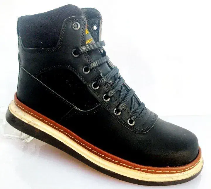 کفش بوت درجه یک فقط قیمت ها رو مقایسه کنید|کیف، کفش، کمربند|قوچان, |دیوار