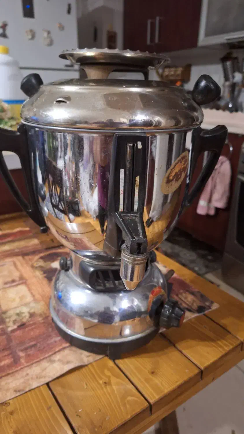 سماور گازی زمردیان چهار لیتری کارکرده سالم و تمیز|سماور، چایساز، قهوهساز|تهران, آسمان|دیوار