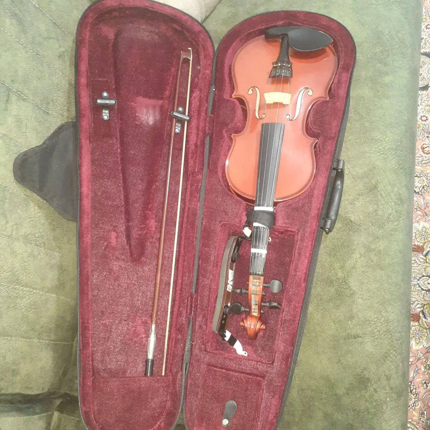 ویولن سایز ۲/۴ کاملا سالم بدونه عیب وایراد|ویولن|سنندج, |دیوار