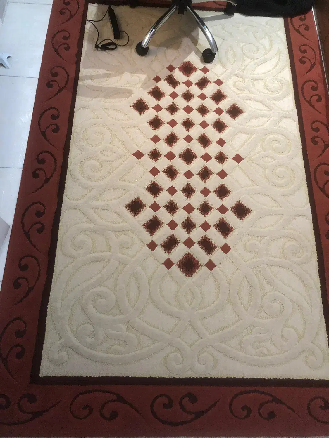 فرش طرح برجسته نو نو سالم. قیمت توافقی|فرش|کرج, شهرک بنفشه|دیوار