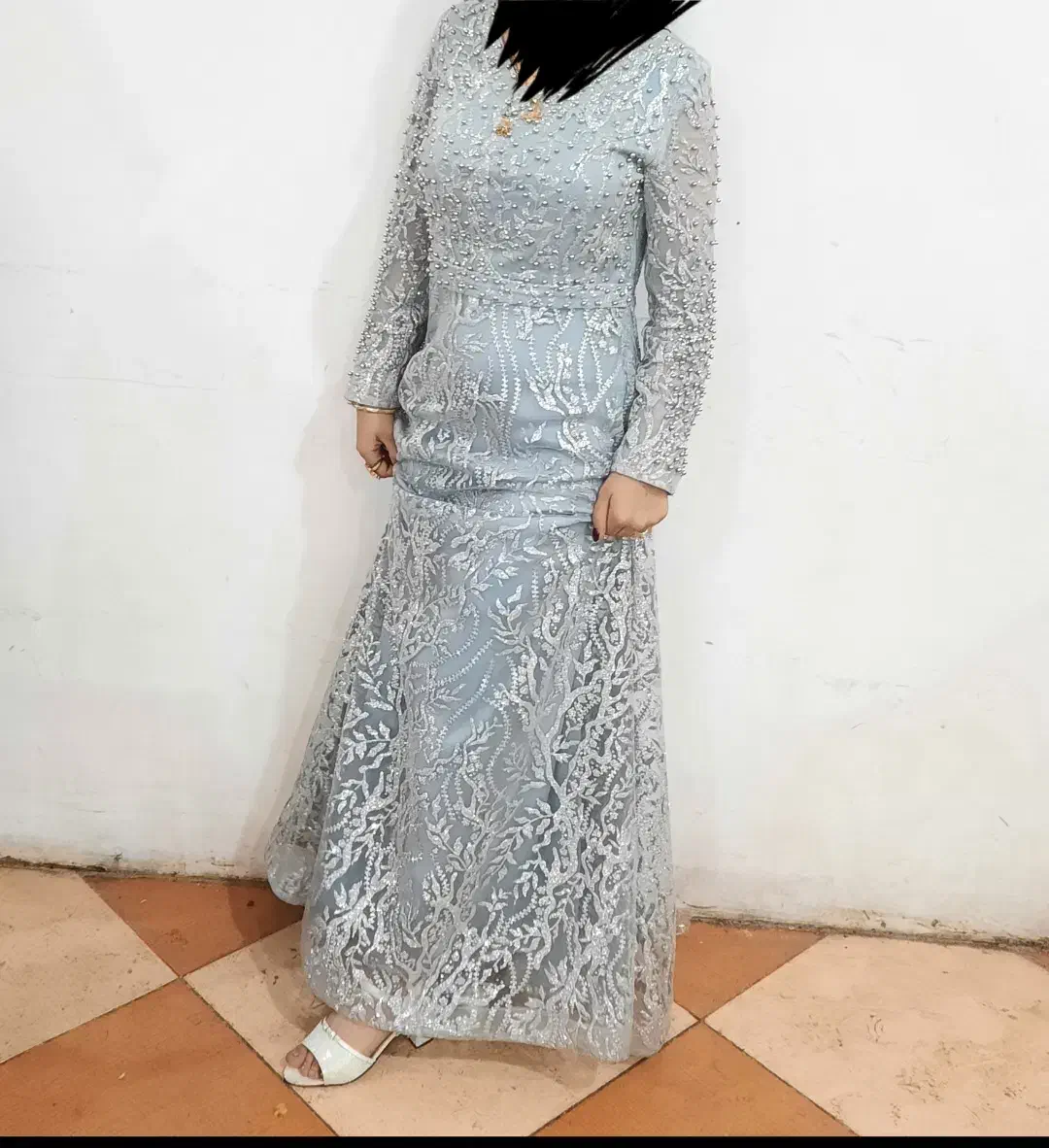 خیلی پول نیاز هستم|لباس|رابر, |دیوار