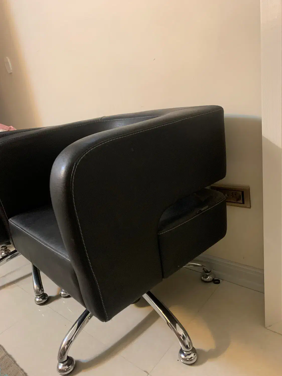 صندلی ارایشگاه یا دفتر کار|مبلمان اداری|شاهینشهر, فردوسی|دیوار