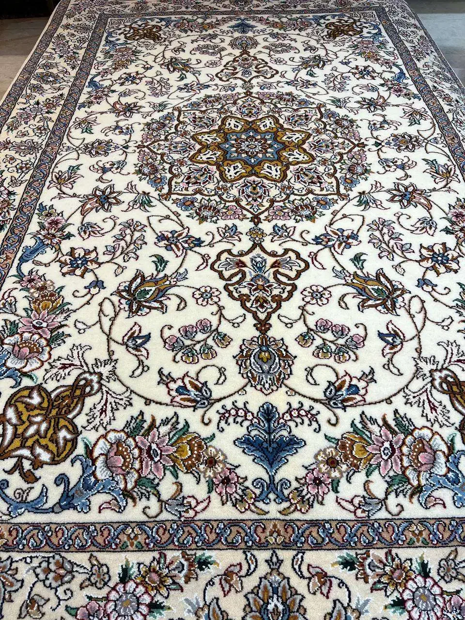 جفت قالیچه اصفهان(حراج فرش خیام)|فرش|کرج, کوی امامیه|دیوار
