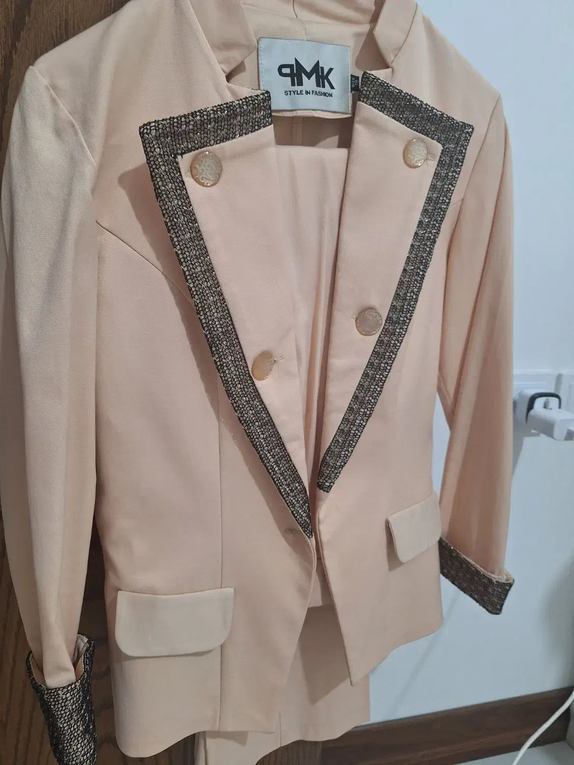 کت و شلوار و لباس مجلسی|لباس|پیر بکران, |دیوار