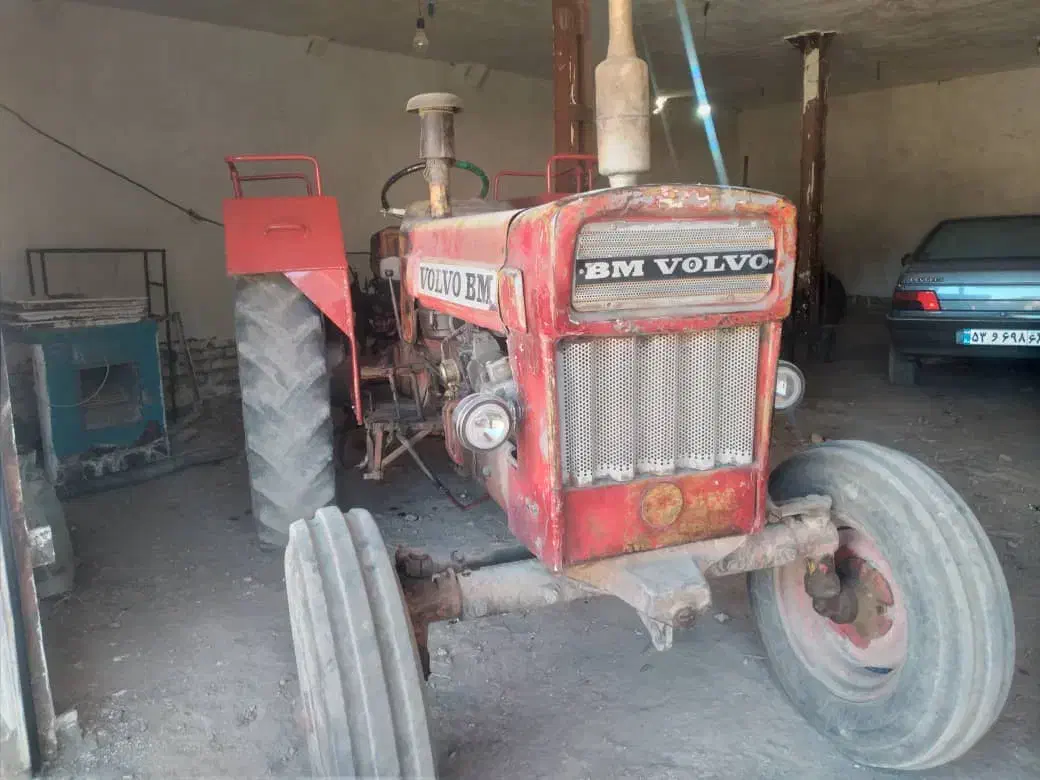 تراکتور بی ام ولوو ۳ سیلندر|خودرو سنگین|درب گنبد, |دیوار