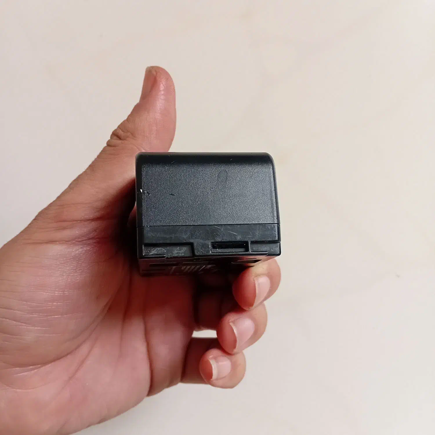 باتری دوربین فیلمبرداری پاناسونیک|دوربین عکاسی و فیلم‌برداری|تهران, خاوران|دیوار