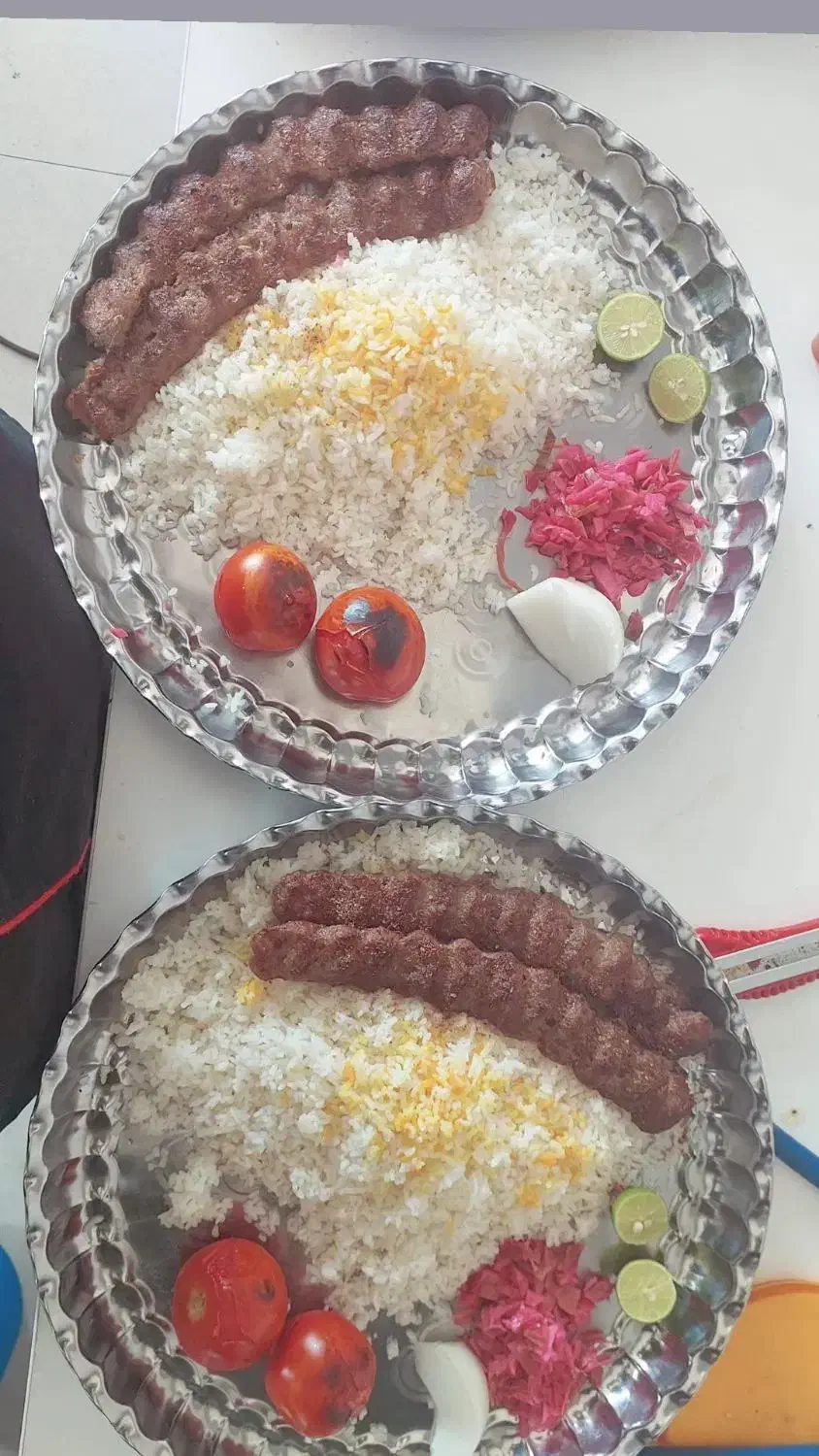 نیروی خانم جهت کار در کبابی|استخدام خدمات فروشگاه و رستوران|شیراز, شهرک مهدی‌آباد|دیوار