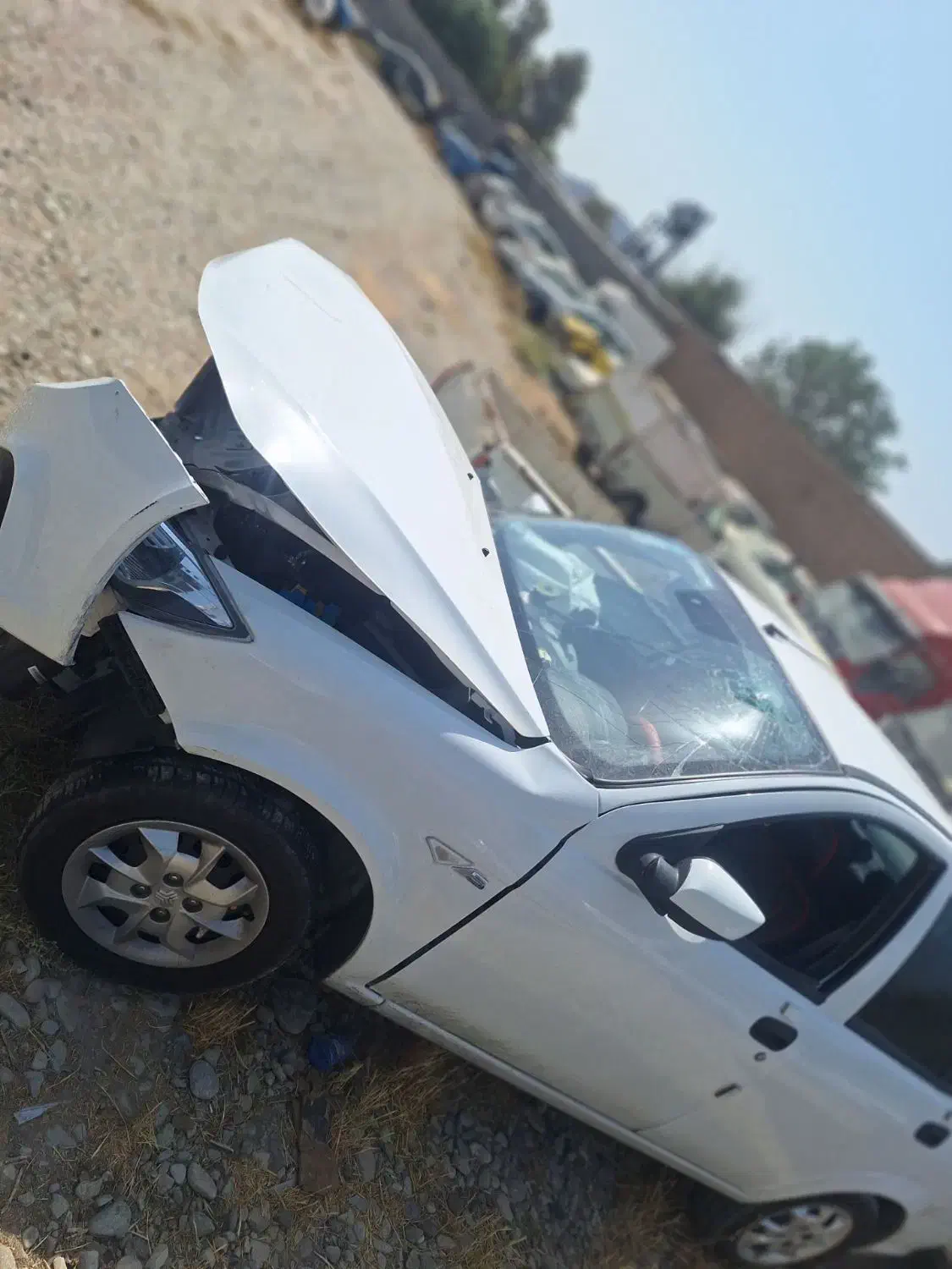 فروش ساینا تصادفی|خودرو سواری و وانت|صفادشت, |دیوار