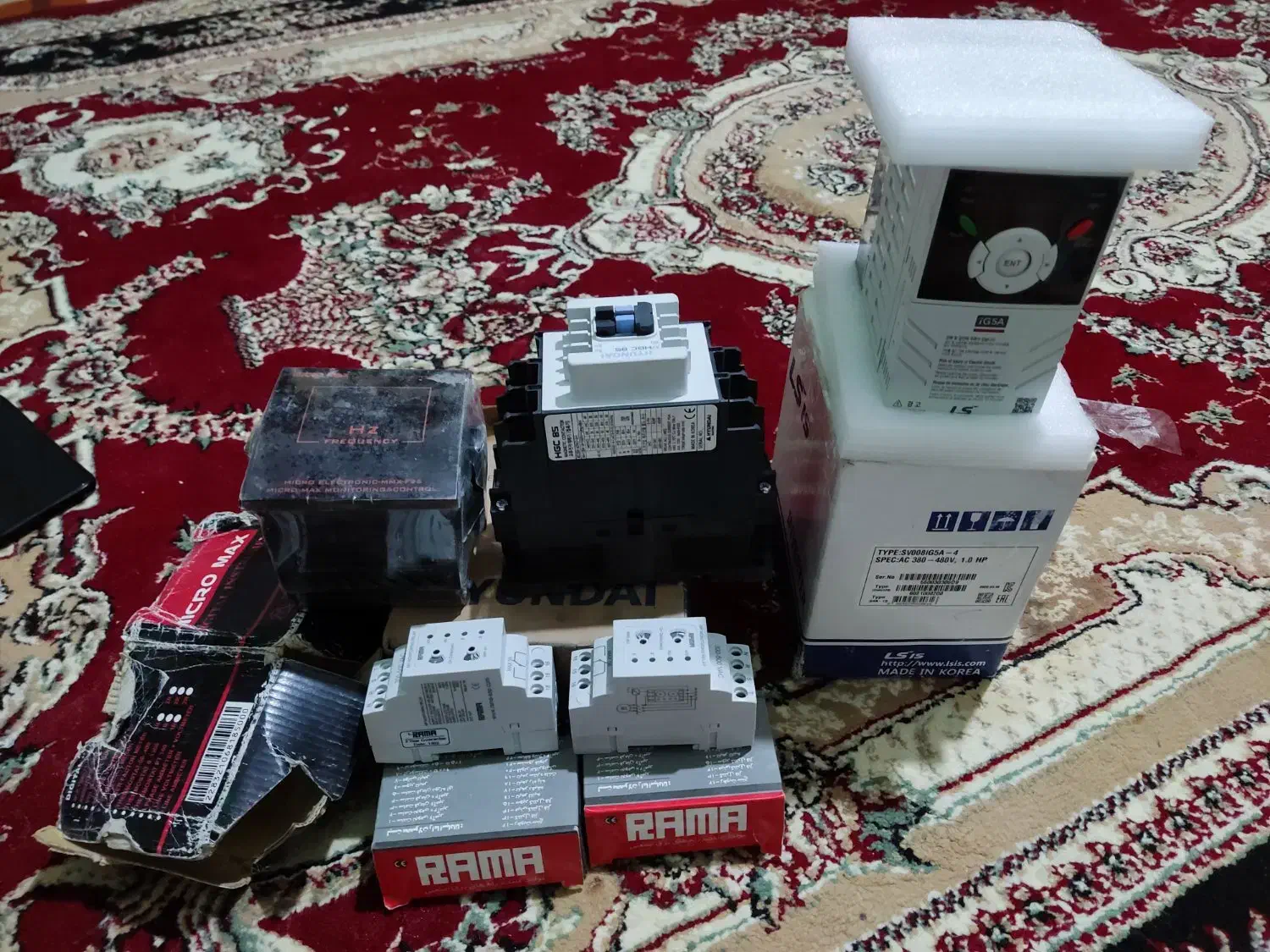 چند عدد وسیله برقی|سایر لوازم برقی|باغ بهادران, |دیوار