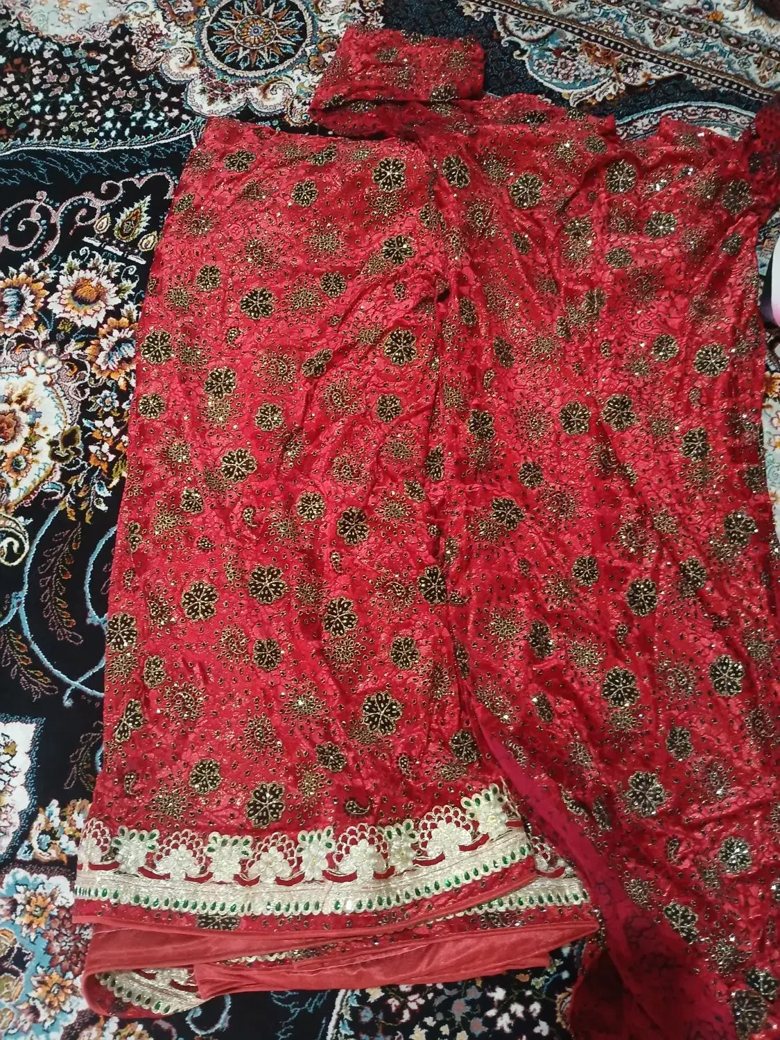 لباس محلی|لباس|کوه چنار, |دیوار