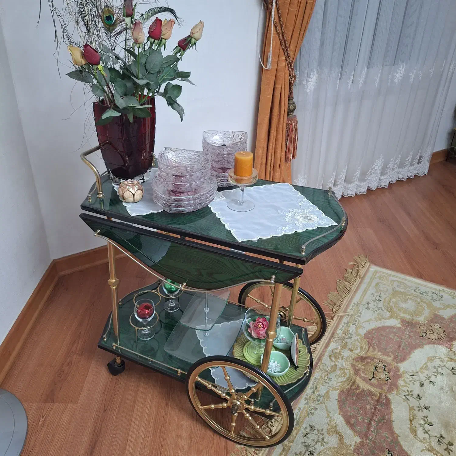 میز بار دوطبقه چرخدار یشمی|مبلمان خانگی و میز عسلی|کرج, فاز ۱ مهرشهر|دیوار