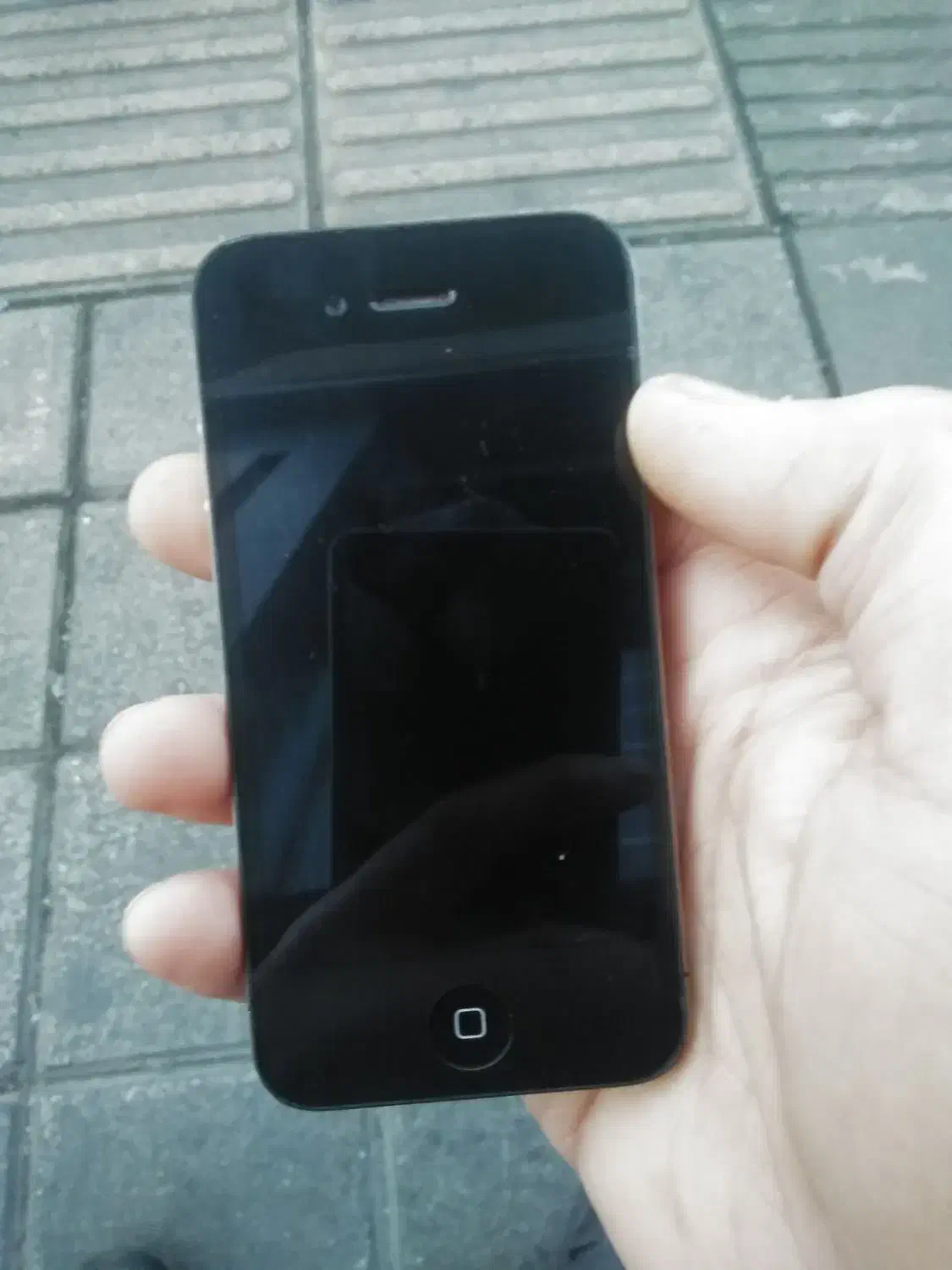 آیفون ۴ تمیز و روشن همراه کابل شارژ|موبایل|تهران, خرمشهر|دیوار