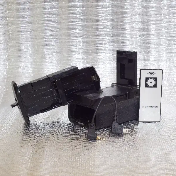 MB-D51 گریپ نیکون nikon سری × × × 5|دوربین عکاسی و فیلم‌برداری|قم, باغ کرباسی|دیوار