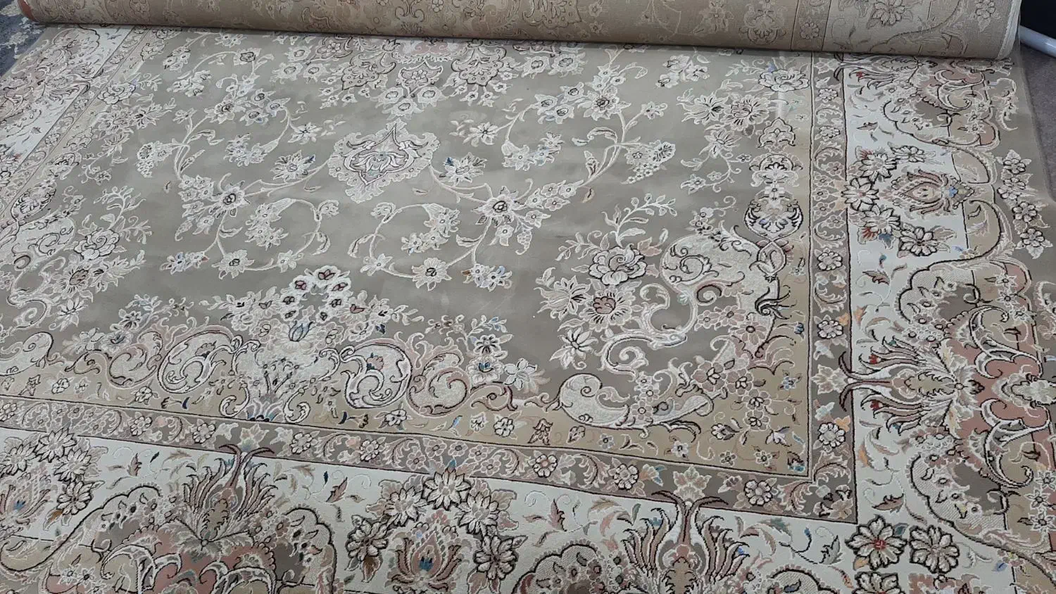 فرش ۱۲متری ۵۰۰شانه|فرش|رباط‌کریم, آدران|دیوار