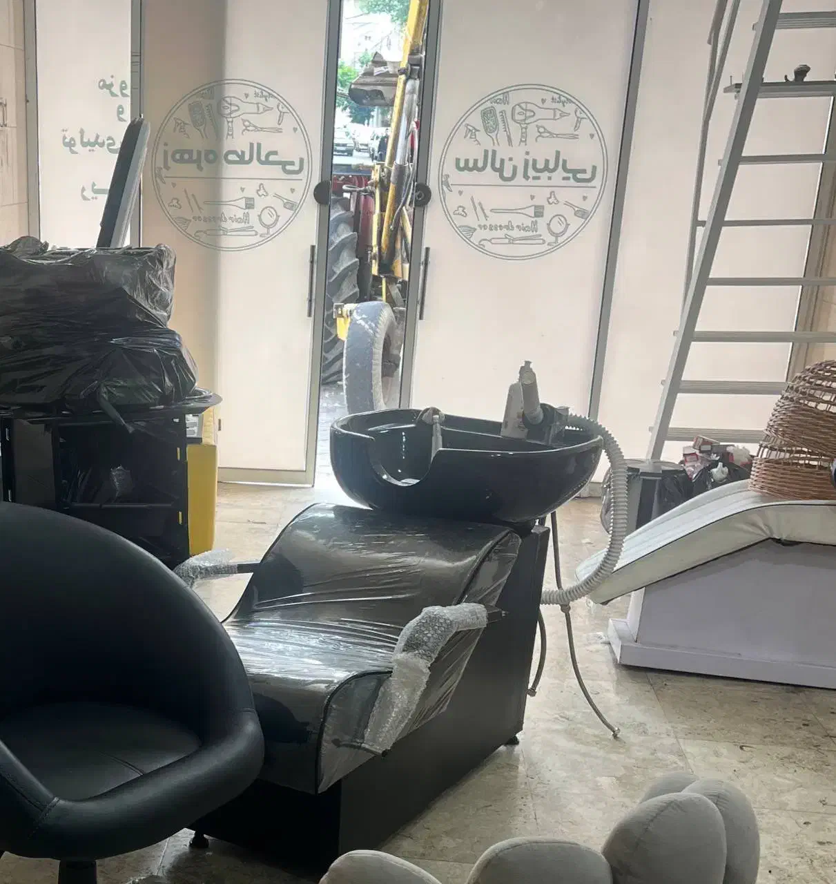 فروش سرشور مبله ایینه قدی چراغ دار بدون ترولیا|آرایشگاه و سالنهای زیبایی|گرگان, |دیوار