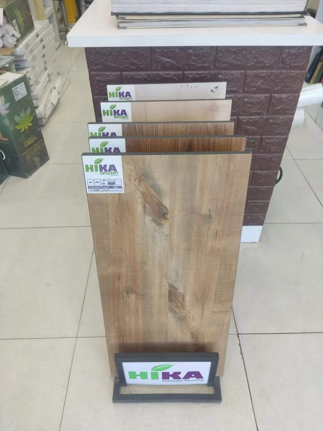 پارکت و کفپوش با ۱۰ سال ضمانت مکتوب|خدمات پیشه و مهارت|همدان, |دیوار