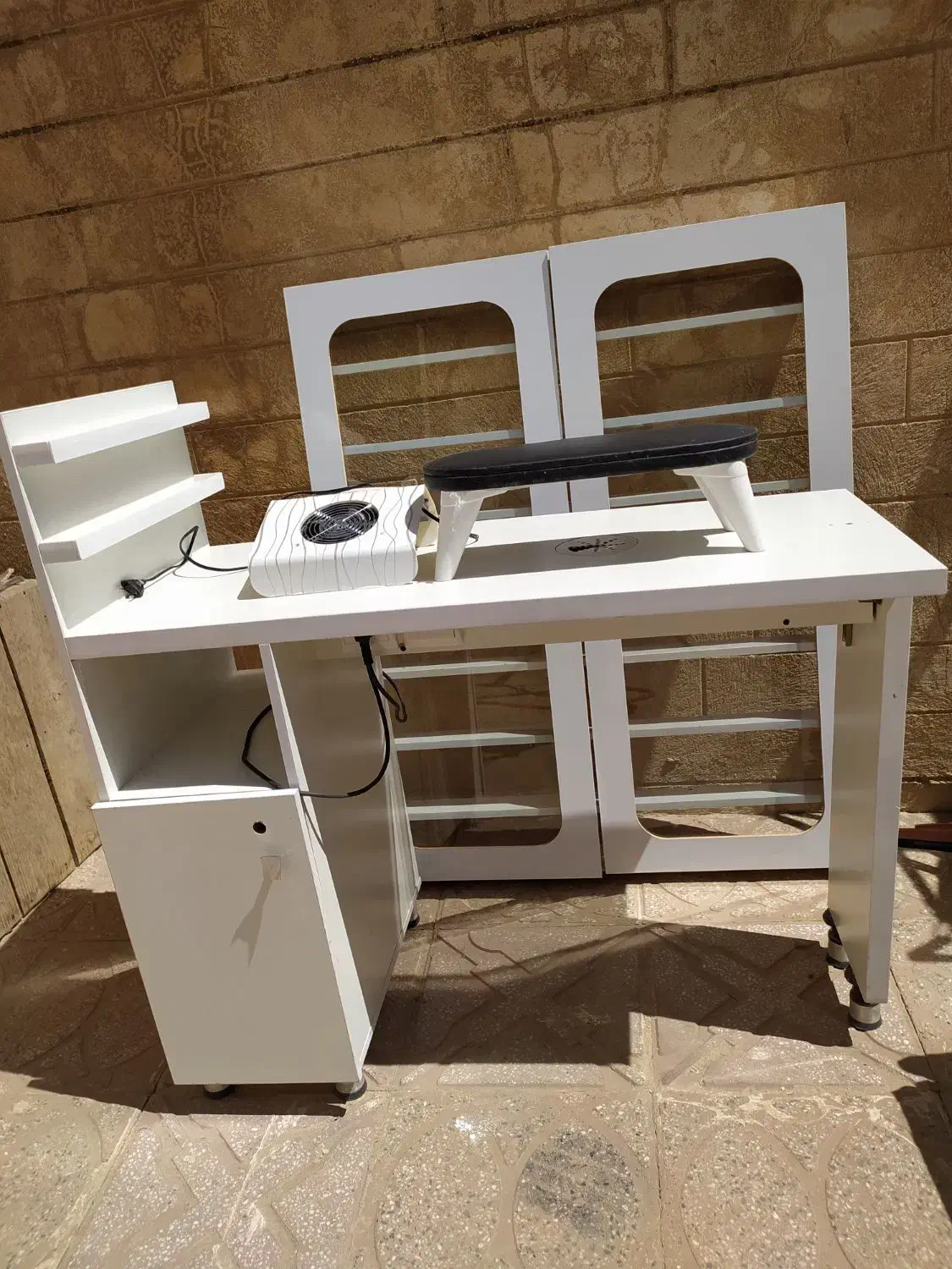 میز و استند لاک ناخن کار|آرایشگاه و سالنهای زیبایی|سنندج, |دیوار