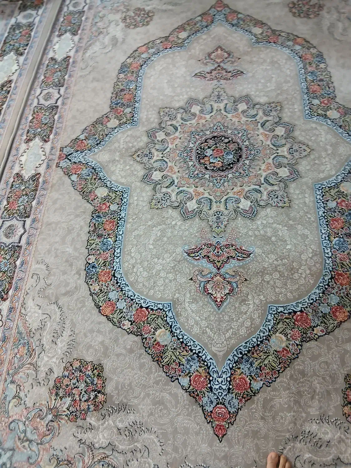 دوتا فرش ۹ متری ویک دونه ۶ متری ترکم ۳۰۰۰و۱۰۰۰شونه|فرش|پاکدشت, پاکدشت (مامازند)|دیوار