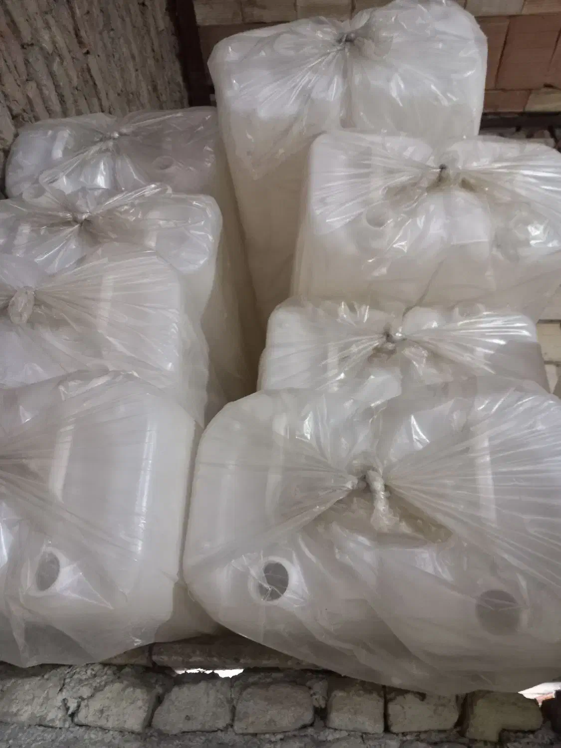 گالن و بشکه تعداد بالا در شهر پلاستیک|ظروف نگهدارنده، پلاستیکی، یک‌بارمصرف|کرج, حصارک بالا|دیوار