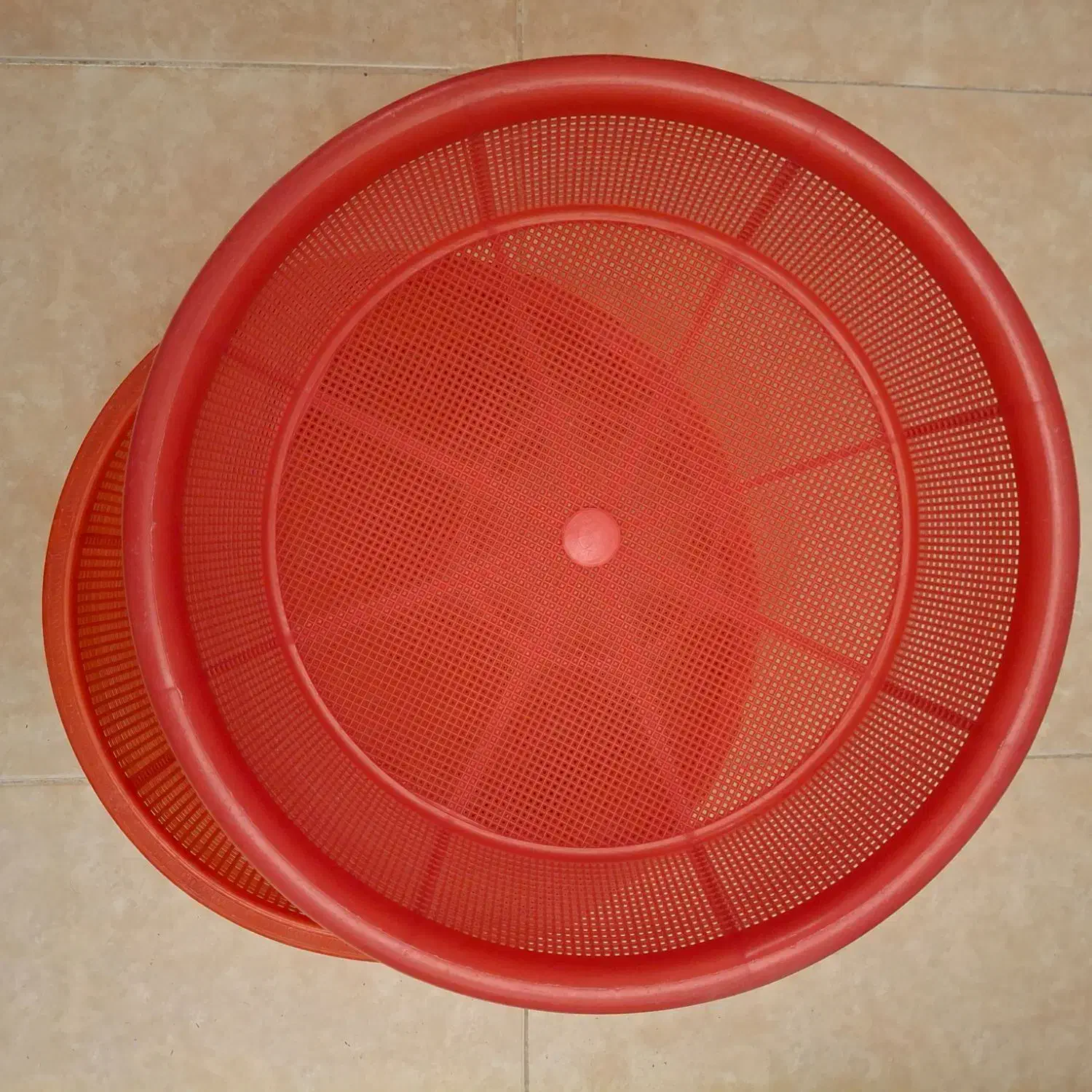 آبکش بزرگ|ظروف پخت‌وپز|تبریز, |دیوار