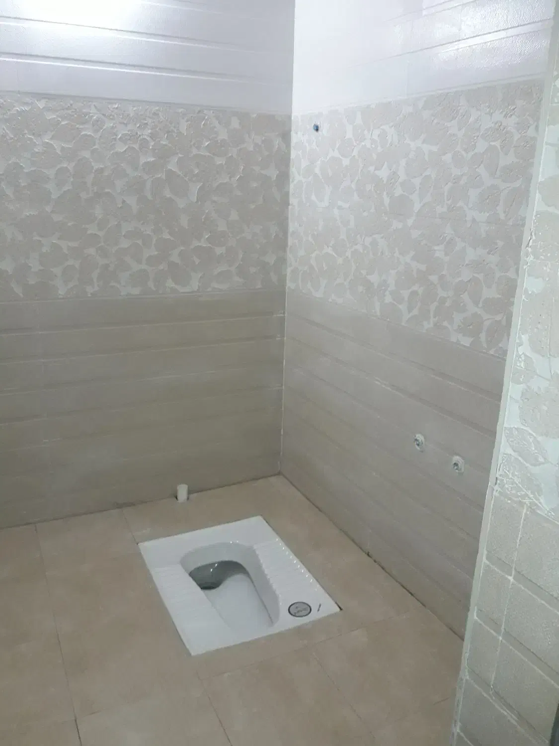 کاشیکاری و سرامیک کاری کفوبدنه چسبی|خدمات پیشه و مهارت|صدرا-فارس, فاز ۱|دیوار