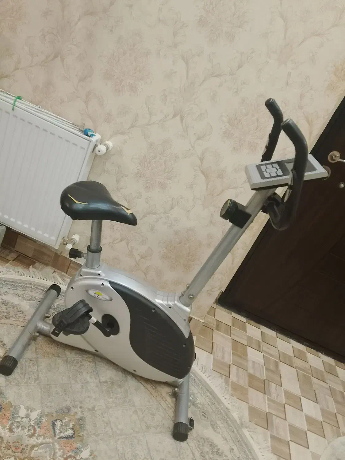 دوچرخه ورزشی|تجهیزات ورزشی|رباطکریم, رباطکریم|دیوار