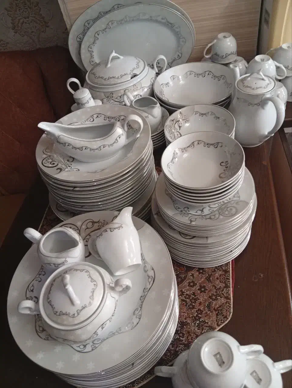 سرویس چینی ۱۲نفره تقدیس|ظروف سرو و پذیرایی|تهران, شهرک طالقانی|دیوار