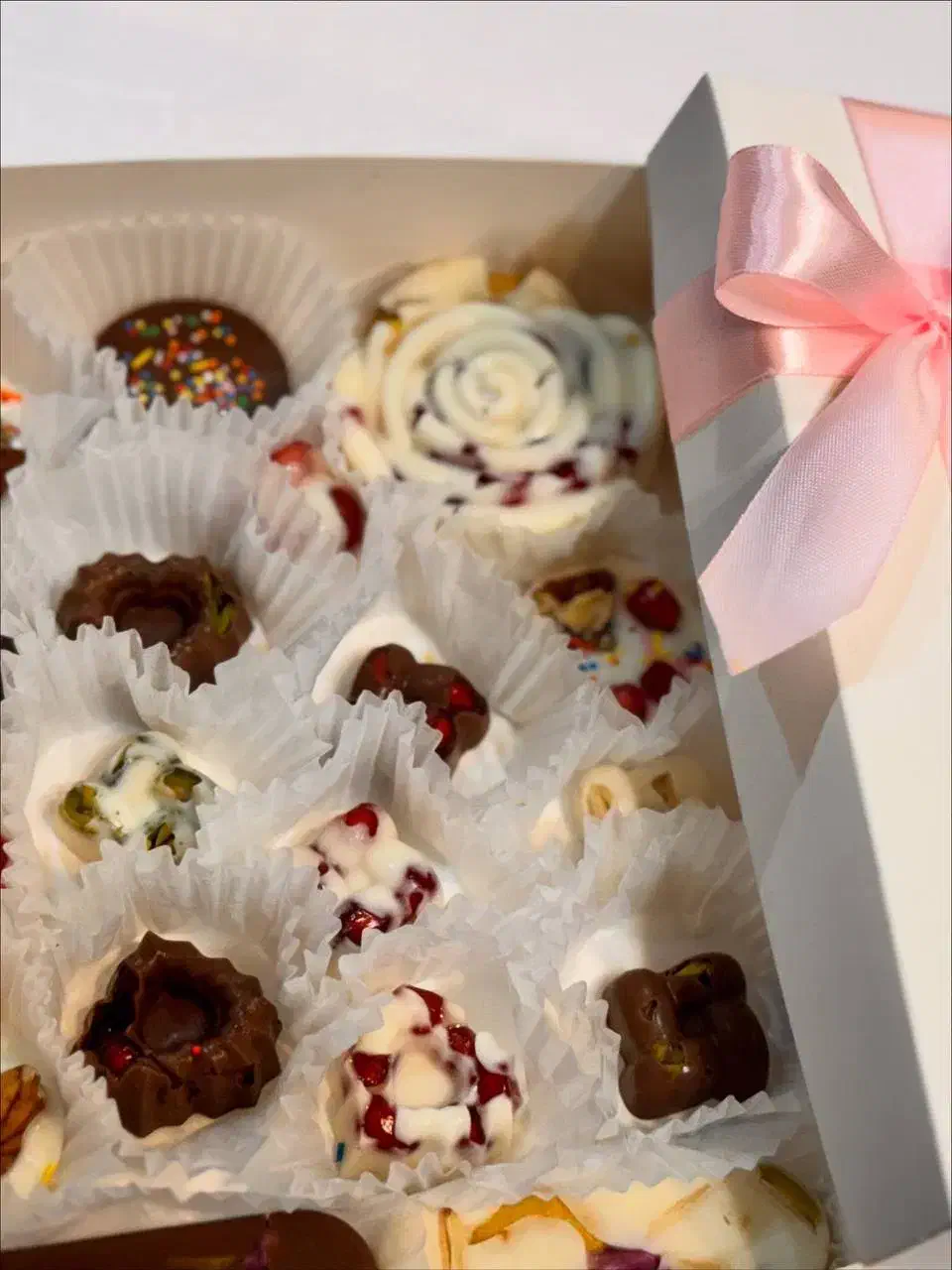 شکلات دستساز خانگی کاکائو، شیری، توتفرنگی|خدمات پذیرایی، مراسم|گرگان, |دیوار