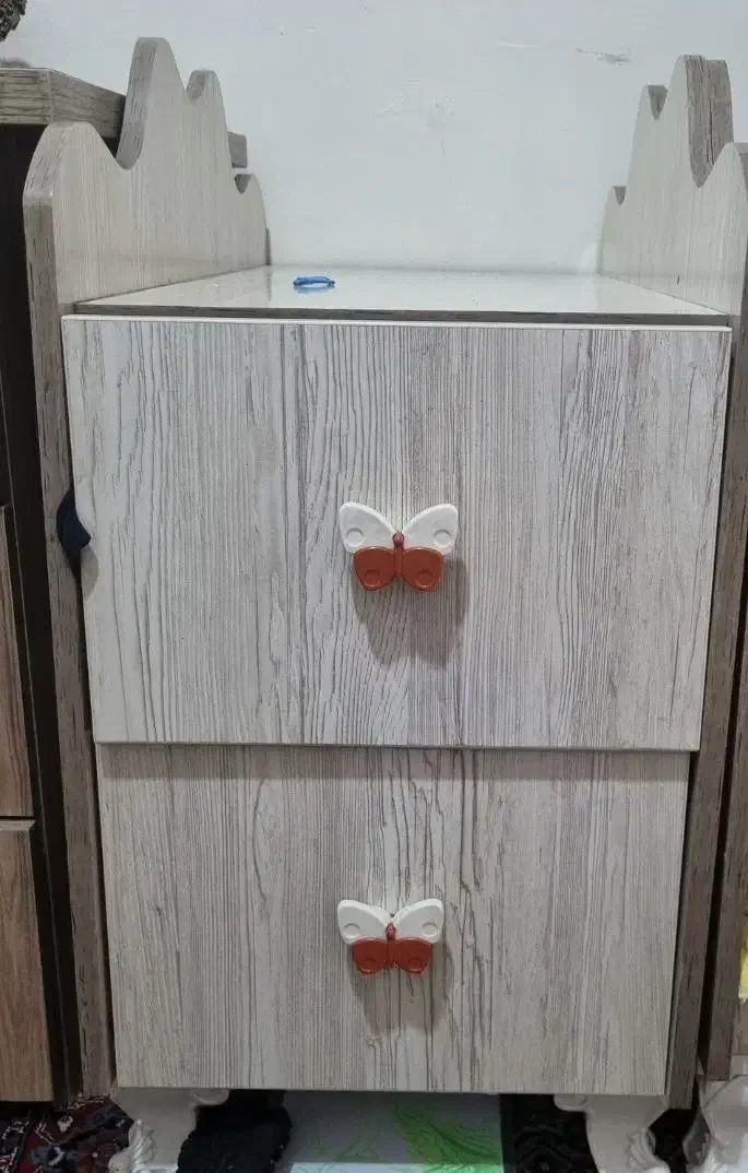 تخت و پاتختی کودک|تخت و صندلی بچه|سلماس, |دیوار