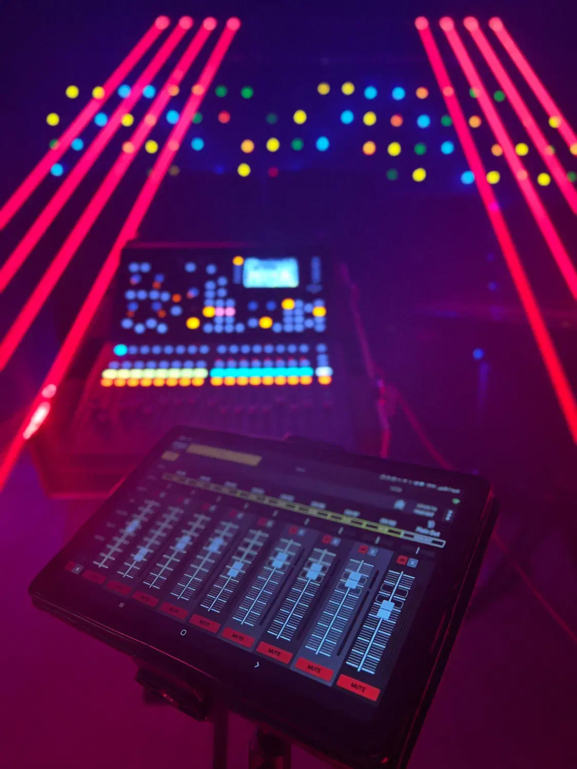 دیجی.گروه موزیک عروسی|خدمات پذیرایی، مراسم|رشت, نامجو|دیوار