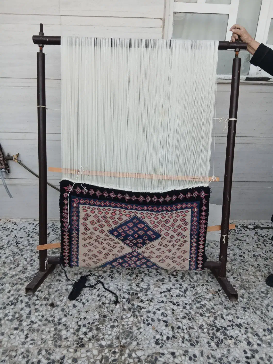 قالی دست بافت با دارقالی|گلیم، جاجیم، گبه|خرمآباد, |دیوار